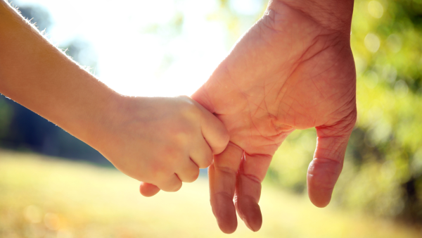 親権はどちらに？親権を勝ち取るための準備と重要ポイント